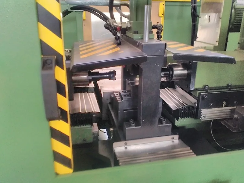 Kasthuri Centring And Faceing Machine